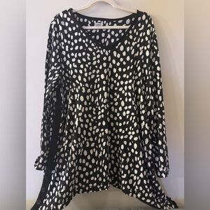 Chico's Black and White Patterned Top